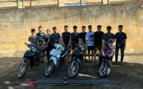 Tạm giữ hình sự 10 đối tượng mang hung khí đánh nhau