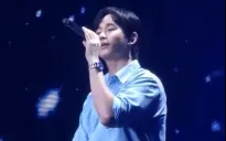 Kim Soo Hyun hát live OST “Nữ hoàng nước mắt” khiến fan mê mẩn
