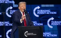 Chiến dịch quảng cáo tranh cử của ông Biden nhắm vào các cáo buộc trọng tội của ông Trump