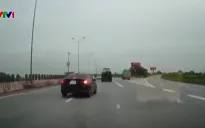 Cảnh báo tai nạn do chuyển làn sai quy định