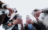 New York thông qua luật bảo vệ trẻ em trên mạng xã hội