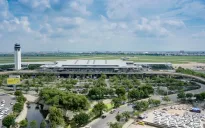 Hai máy bay suýt va chạm trên không, tạm đình chỉ kiểm soát viên không lưu