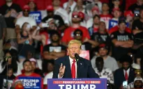 Ông Trump kêu gọi cử tri theo đạo Tin lành bỏ phiếu cho mình trong cuộc bầu cử vào tháng 11