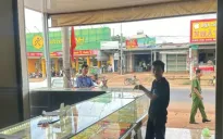 Bắt giữ thiếu niên 17 tuổi vờ mua vàng, cướp giật rồi bỏ chạy