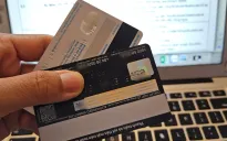 Bắt nhóm đối tượng mua bán tài khoản ngân hàng cho đối tượng lừa đảo