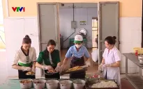 Chăm lo bữa ăn cho thí sinh thi tốt nghiệp THPT