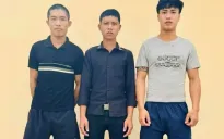 3 thanh niên cầm rựa đuổi đánh cán bộ công an xã nhập viện
