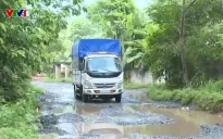 Đường liên xã mới xây đã xuống cấp, chằng chịt “ổ trâu, ổ voi”