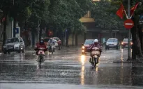 Nhiều khu vực trên cả nước ngày nóng, chiều tối có mưa rào và dông rải rác