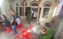 Nghi án chồng khoá cửa đâm chết vợ rồi tự sát