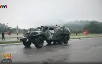 Lái xe tăng thiết giáp rèn luyện không ngừng, đảm bảo hiệu quả trong mọi tình huống