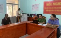 Tạm giữ hình sự cha dượng xâm hại bé gái 10 tuổi dã man