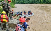 Nepal: Lở đất khiến 2 xe bus bị lũ cuốn trôi, hơn 60 người mất tích