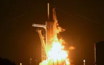 Mỹ đình chỉ phóng tên lửa Falcon 9