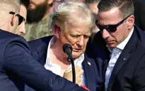 Điều tra vụ nổ súng nhằm vào ông Donald Trump, lãnh đạo quốc tế lên án mạnh mẽ