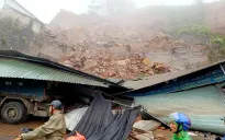 Hà Giang: Lại thêm một vụ sạt lở nghiêm trọng vùi lấp một nhà xưởng