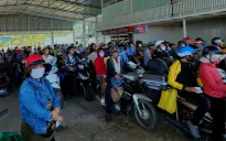 Hàng trăm du khách vẫn mắc kẹt trên đảo Nam Du, phà Phú Quốc - Hà Tiên được mở lại