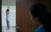 Mình yêu nhau, bình yên thôi - Tập 97: Chồng bà Giang đi hẹn ở khách sạn, nói chuyện điện thoại bất thường