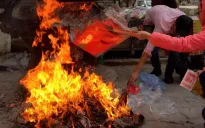 Đề nghị không đốt vàng mã dịp Vu Lan báo hiếu