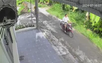 Vờ xin đi nhờ xe rồi dùng dao đe dọa, cướp tài sản