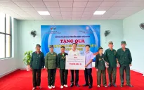 Công đoàn Đài Truyền hình Việt Nam trao quà cho người có hoàn cảnh khó khăn ở Quảng Bình