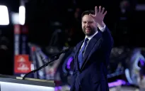 Thượng nghị sĩ J.D. Vance chấp nhận đề cử làm "phó tướng" của ông Donald Trump
