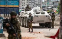 Bangladesh bãi bỏ hầu hết hạn ngạch với việc làm nhà nước nhằm xoa dịu làn sóng biểu tình