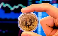 Giá Bitcoin bật tăng mạnh