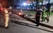 Xe máy đâm vào gốc cây, 3 cô gái trên xe tử vong