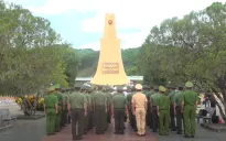 Lãnh đạo Bộ Công an dâng hương tri ân các anh hùng, liệt sĩ tại khu di tích An ninh khu 5