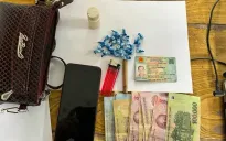 Bắt quả tang người phụ nữ tàng trữ thuốc phiện trắng