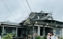 Bến Tre: Gần 90 nhà dân hư hỏng do dông lốc