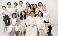 Đại gia đình Diva Thanh Lam chung khung ảnh, Khả Ngân đón tuổi mới bên gia đình