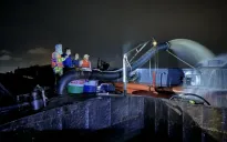 Bắt giữ phương tiện hút cát trái phép trên sông Hồng