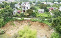 Bắc Giang: Khẩn trương xử lý sự cố sạt lở bờ sông Thương đoạn qua Thị trấn Bố Hạ