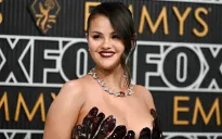 Selena Gomez đáp trả tin đồn phẫu thuật thẩm mỹ