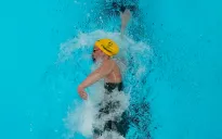Kình ngư Mollie O'Callaghan thiết lập kỷ lục Olympic mới
