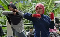 Phụ nữ Indonesia học võ để chống lại bạo lực giới