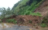 Mưa lũ gây sạt lở nhiều tuyến đường ở Lào Cai