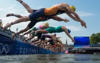 Pháp tổ chức ăn mừng huy chương 3 môn phối hợp tại Olympic Paris