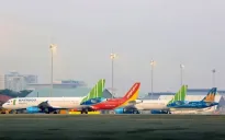 Giá vé máy bay vẫn chưa hạ nhiệt