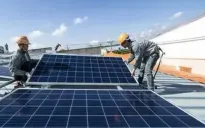 Giá mua điện mặt trời mái nhà tự dùng có thể cao hơn 671 đồng một kWh