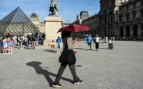 Pháp trải qua tuần nóng nhất trong năm với mức nhiệt trên 40 độ C, cảnh báo cháy rừng