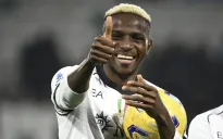 Victor Osimhen nộp đơn yêu cầu chuyển nhượng sau các cuộc đàm phán với Chelsea và Arsenal
