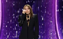 Miley Cyrus trở thành Huyền thoại Disney trẻ tuổi nhất