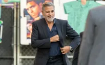 George Clooney tự đấu giá chính mình