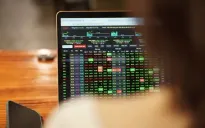 VN-Index vượt ngưỡng 1.250 điểm