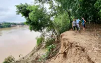 Người dân lo ngại tình trạng sạt lở bờ sông Lô