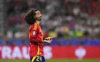 Marc Cucurella gặp quả báo khi chế giễu Erling Haaland