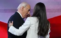 Tổng thống Mỹ Joe Biden bật khóc tại Đại hội đảng Dân chủ
